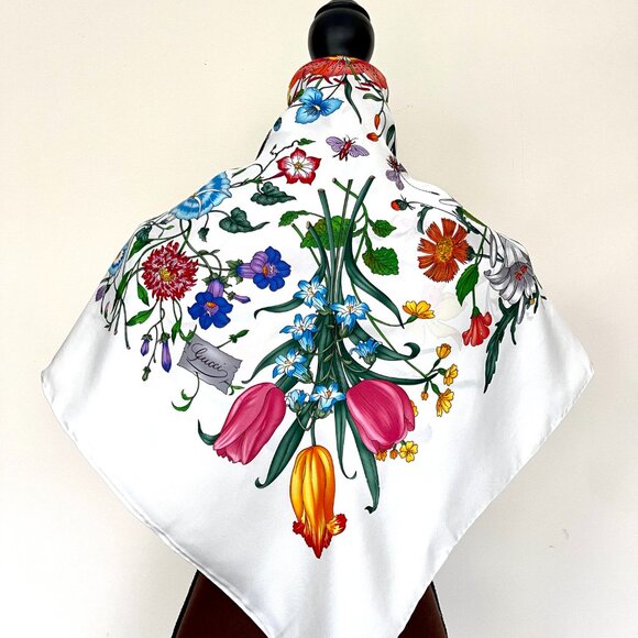 Display #3 Gucci Scarf Iconic Flora Print White Silk Wrap - Picture 8 of 14